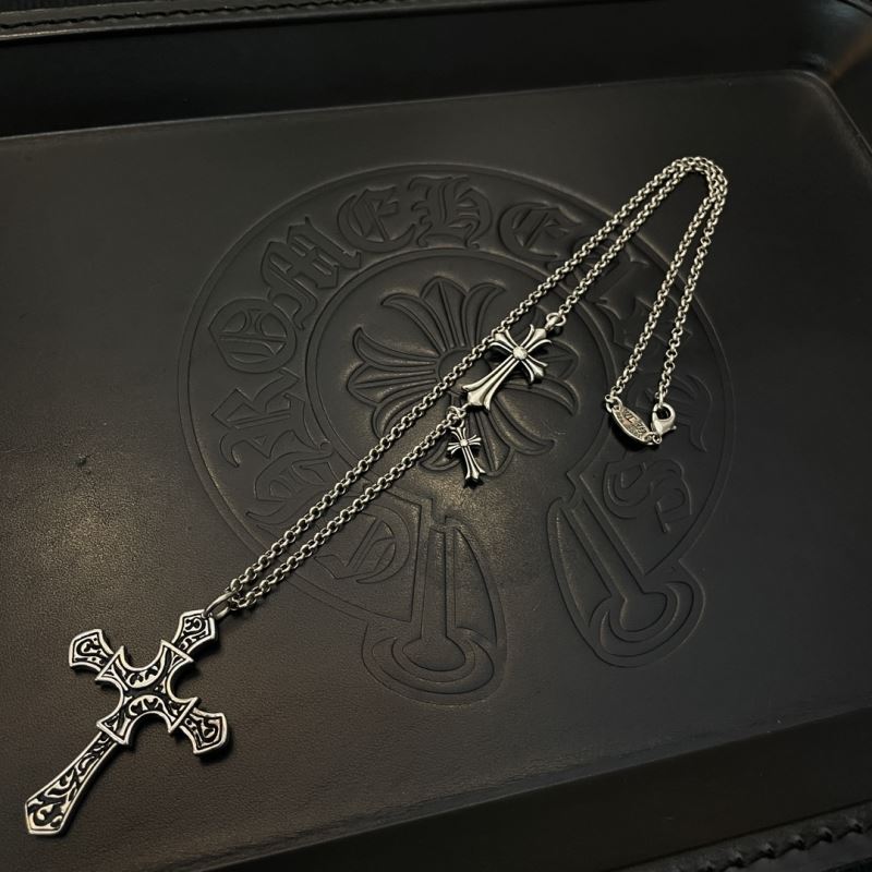 Ch*0me He**ts necklaces